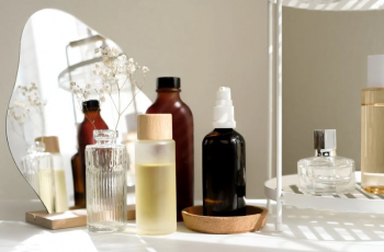 A Skincare Guide to Combining Salicylic and Glycolic Acids A Skincare Guide to Combining Salicylic and Glycolic Acids