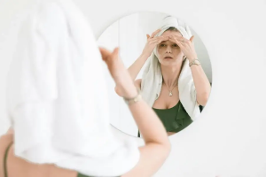 Glycolic Acid vs Salicylic Acid: Which One Does Your Skin Really Need?