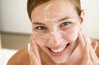 10 Bad Skincare Habits That Are Destroying Your Skin