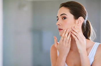 Dermatologist-Approved Tips to Add Ferulic Acid into Your Routine Dermatologist-Approved Tips to Add Ferulic Acid into Your Routine