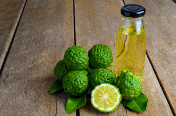 Bergamot Oil in Skincare: Benefits, Risks, and Smart Usage Tips Bergamot Oil in Skincare: Benefits, Risks, and Smart Usage Tips
