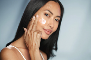 Skincare Guide: Layering Mandelic Acid and Retinol Effectively Skincare Guide: Layering Mandelic Acid and Retinol Effectively